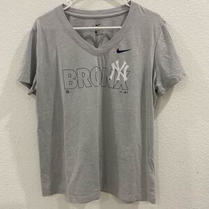 Nike NY Yankees T Shirt Size L